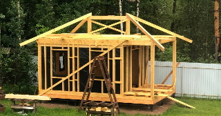 Сарай из бруса 100х100 в Советской Гавани - строительство под ключ | Строй-Свс от 42068 руб.